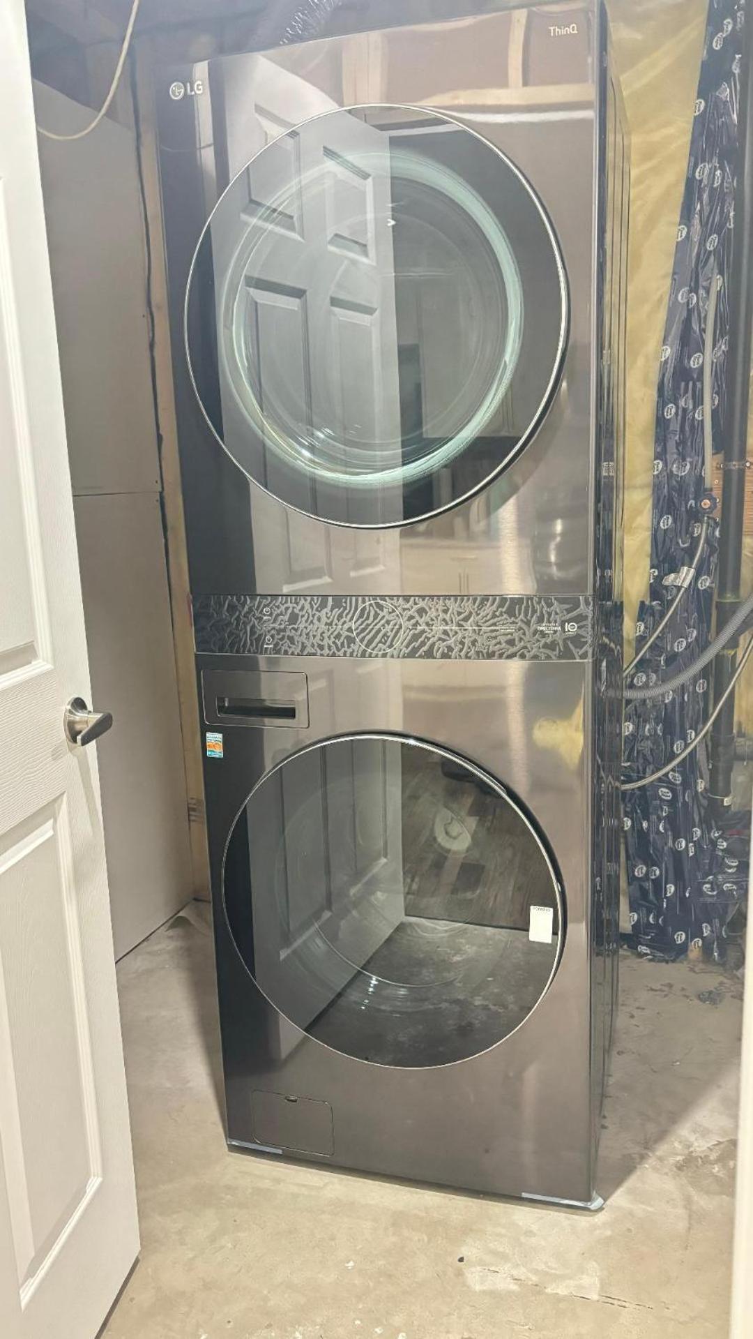 Modern 2 Bedroom Basement Suite With Laundry คาลการี ภายนอก รูปภาพ